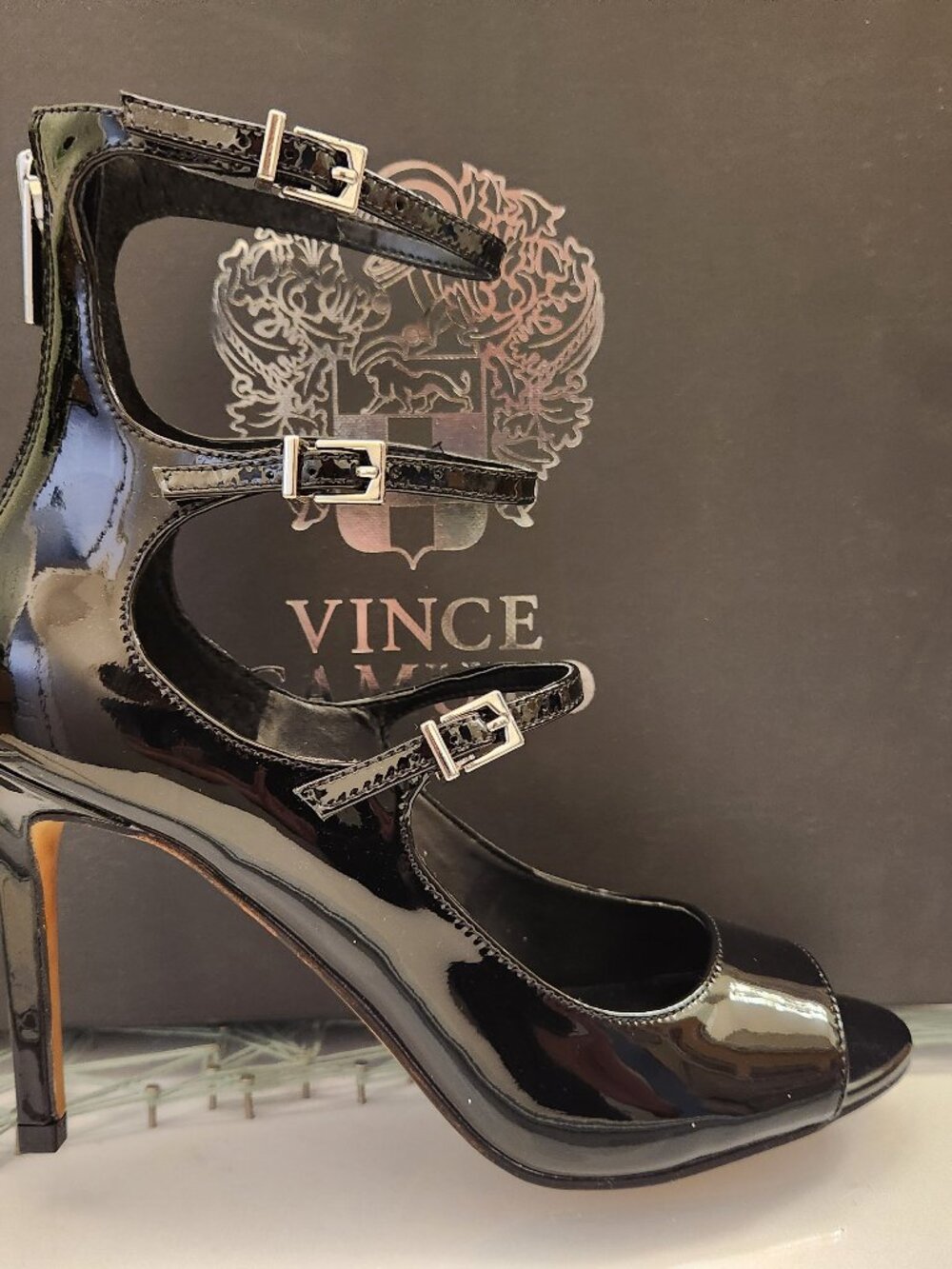 Vince Camuto Anikah Black Leather Patent Heeled Sandals. NIB. Size 6